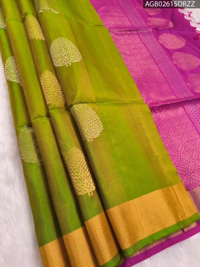 AGB02615_MAIN #DRZZ Elegant Green Silk Saree with Gold Border and Rich Pink Pallu - Image 1