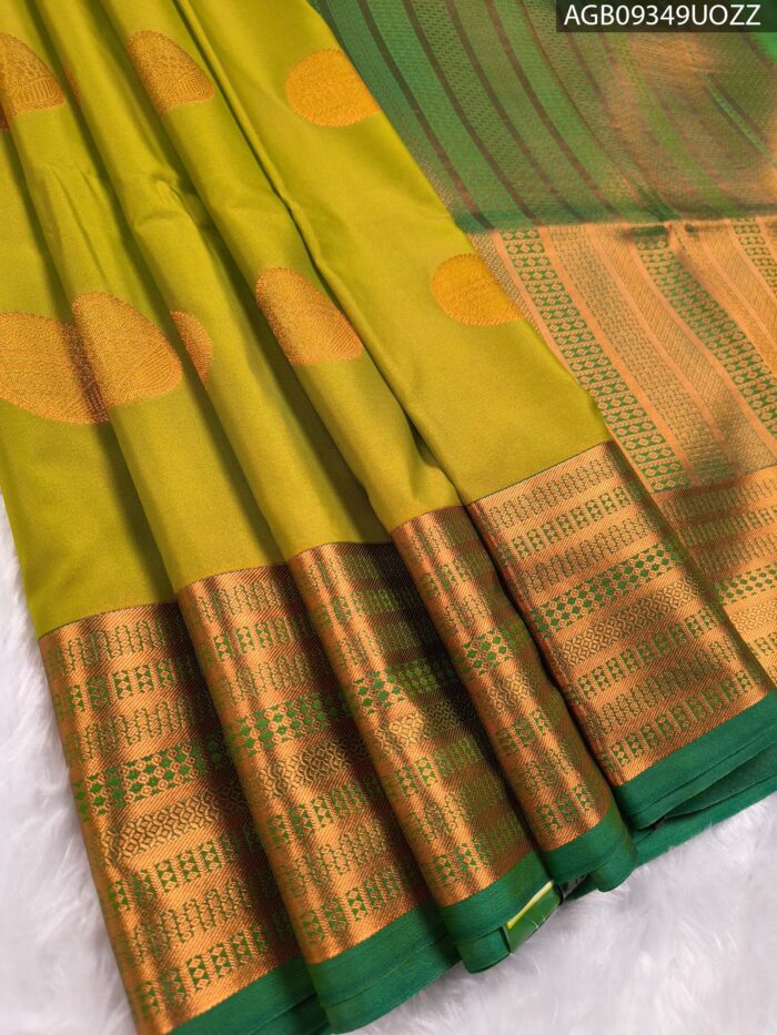 Elegant Green Soft Silk Saree with Rich Zari Border and Pallu - Image 1