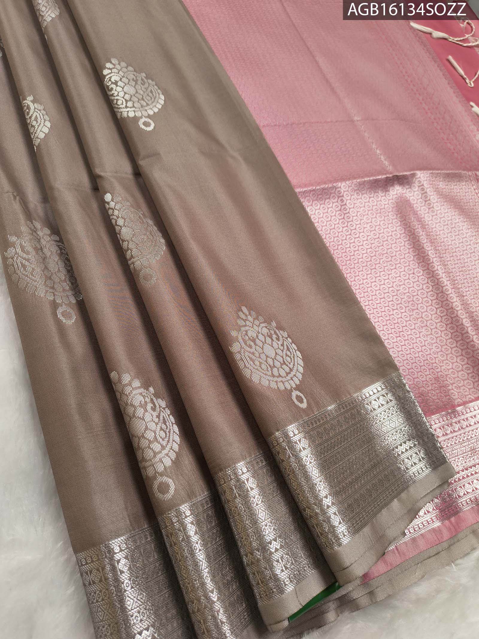 AGB16134_MAIN #SOZZ Elegant Taupe Soft Silk Saree with Silver Zari Border and Pink Pallu - Image 1
