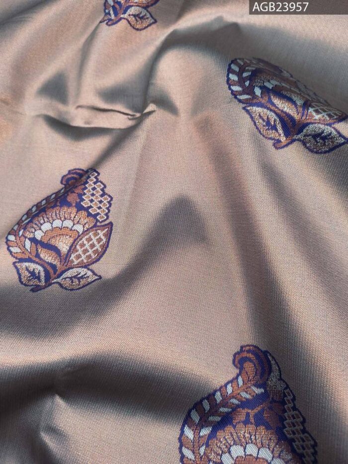Elegant Grey and Purple Semi Soft Silk Fancy Saree with Intricate Designs - Image 2